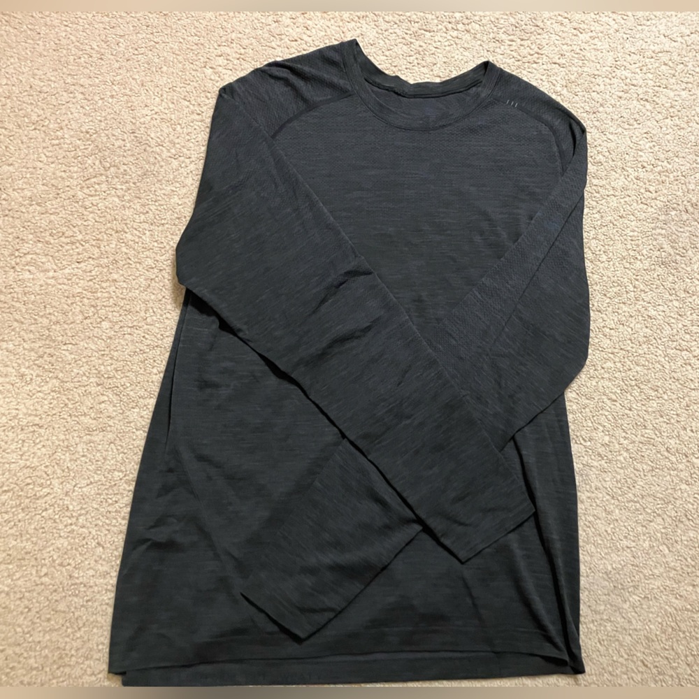 Men’s Lululemon Grey Longsleeve